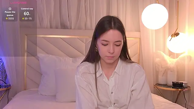 Snapshot of AlisseMoore chatting on 02-14-26, 06:43 AlisseMoore online show from 02-14-26, 06:43