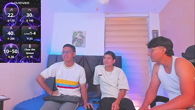 Snapshot of StellayDrake chatting on 02-25-26, 01:43 StellayDrake online show from 02-25-26, 01:43