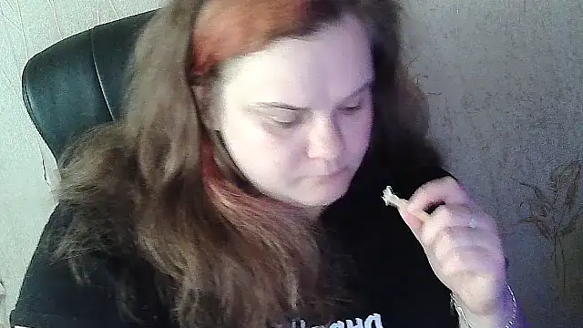 Snapshot of DollyGersoon chatting on 02-14-26, 06:32 DollyGersoon online show from 02-14-26, 06:32