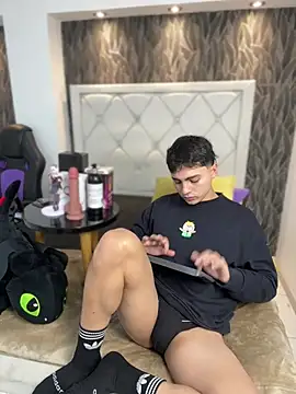 Snapshot of Samu_Hott chatting on 02-23-26, 08:17 Samu Hott online show from 02-23-26, 08:17