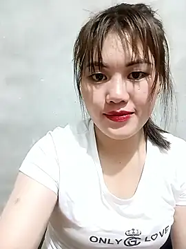 Snapshot of Anna_516 chatting on 02-25-26, 12:37 Anna 516 online show from 02-25-26, 12:37