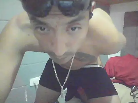 Snapshot of FierrudoMora777 chatting on 05-18-26, 01:02 FierrudoMora777 online show from 05-18-26, 01:02