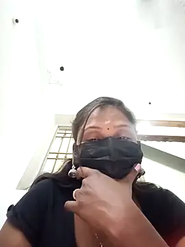 Snapshot of Tamil_Hot_Nisha chatting on 02-24-26, 05:44 Tamil Hot Nisha online show from 02-24-26, 05:44