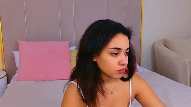 Luna Cortier online show from 05-17-26, 05:16
