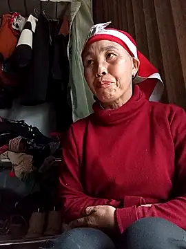 Snapshot of lena-cute chatting on 02-15-26, 08:13 lena-cute online show from 02-15-26, 08:13