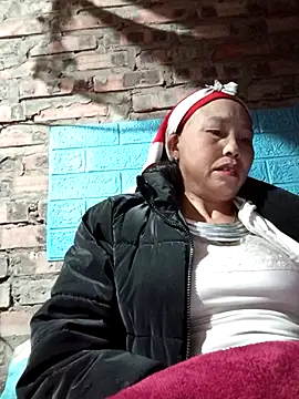 Snapshot of lena-cute chatting on 02-19-26, 06:48 lena-cute online show from 02-19-26, 06:48