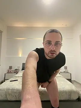 ItalianAlex online show from 02-10-26, 04:33