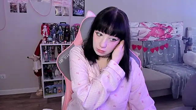 MollysLand online show from 02-24-26, 07:39