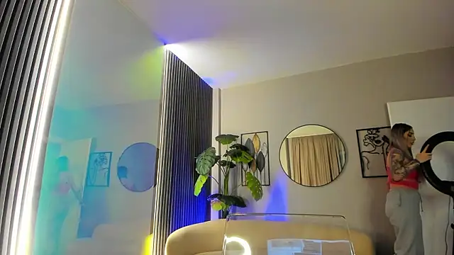 Snapshot of MissObsidian chatting on 02-15-26, 09:11 MissObsidian online show from 02-15-26, 09:11