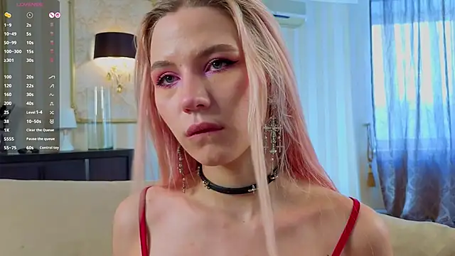 Snapshot of SimonaKaroly chatting on 02-23-26, 08:12 SimonaKaroly online show from 02-23-26, 08:12