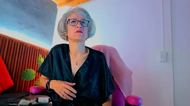 Snapshot of miss_monserrate01 chatting on 02-05-26, 12:32 miss monserrate01 online show from 02-05-26, 12:32