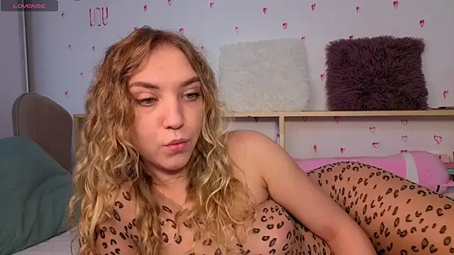 alice charm  online show from 04-04-26, 06:55