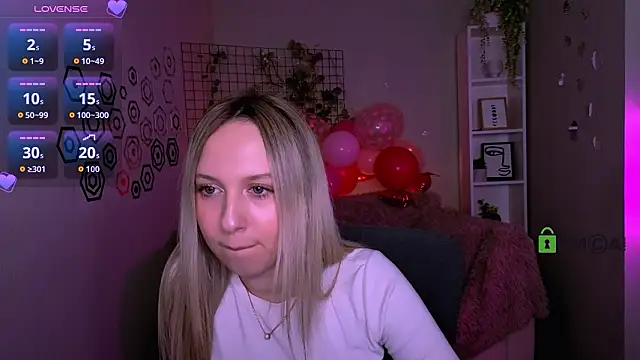 Snapshot of tiffani_murr chatting on 02-20-26, 08:09 tiffani murr online show from 02-20-26, 08:09