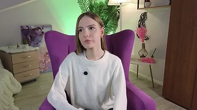 Snapshot of FranciscaGaring chatting on 02-04-26, 09:48 FranciscaGaring online show from 02-04-26, 09:48