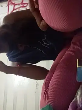 loveofpetitegirls34 online show from 05-11-26, 04:48