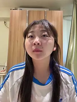 LXR77887 online show from 04-12-26, 12:37