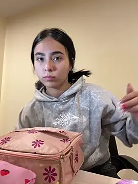 Sara Fernandez  online show from 03-27-26, 02:39