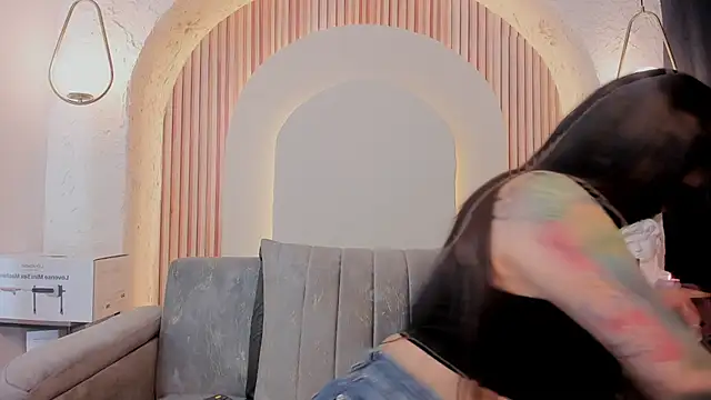 violet scott  online show from 04-07-26, 10:26