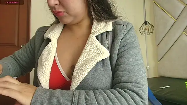 Dahiana Dmour  online show from 04-13-26, 12:43