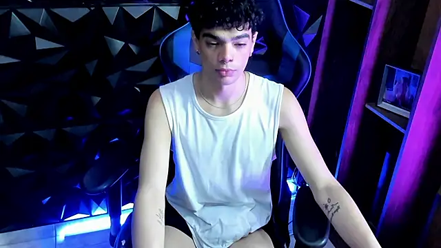 Snapshot of Elbombondelcircuit chatting on 02-16-26, 07:43 Elbombondelcircuit online show from 02-16-26, 07:43