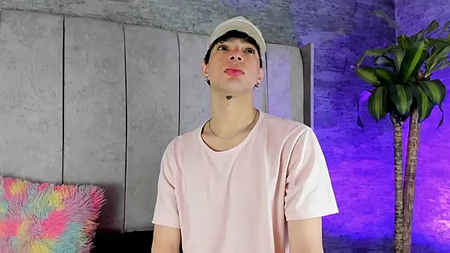 Snapshot of Elbombondelcircuit chatting on 02-27-26, 11:54 Elbombondelcircuit online show from 02-27-26, 11:54