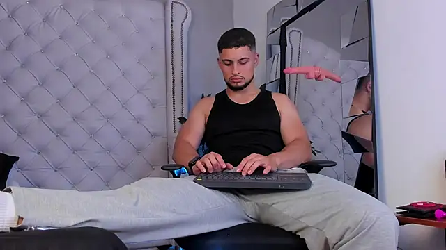 valenssio moretti online show from 04-17-26, 08:56