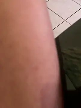 Snapshot of Kylxxx8 chatting on 02-03-26, 02:53 Kylxxx8 online show from 02-03-26, 02:53