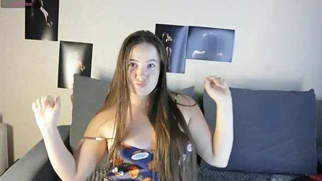 Snapshot of Baby-hot-girl chatting on 07-12-26, 04:42 Baby-hot-girl online show from 07-12-26, 04:42