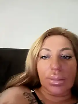 MiaMooly online show from 01-10-26, 04:53