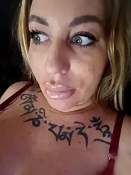 MiaMooly online show from 02-04-26, 04:46