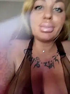 MiaMooly online show from 04-15-26, 06:15