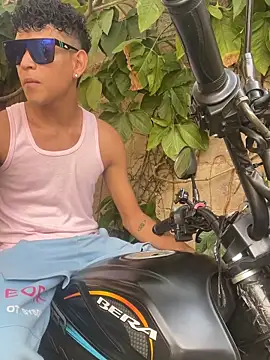 Snapshot of JHON_BIGCOCK23 chatting on 02-10-26, 07:18 JHON BIGCOCK23 online show from 02-10-26, 07:18