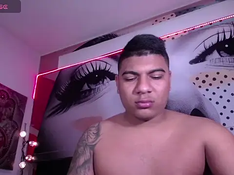 Snapshot of BradKamil chatting on 02-11-26, 03:33 BradKamil online show from 02-11-26, 03:33