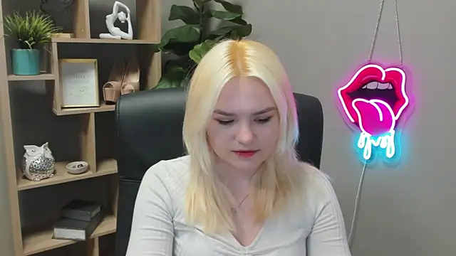 SweetLilyxo online show from 03-19-26, 07:34