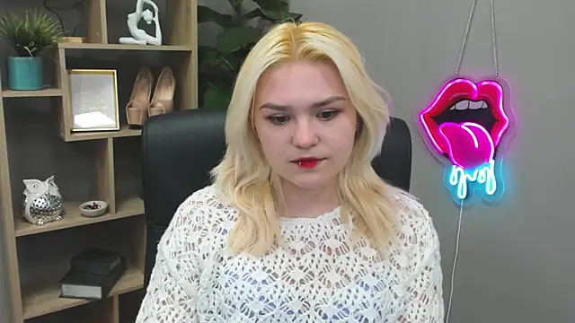 SweetLilyxo online show from 03-22-26, 08:18