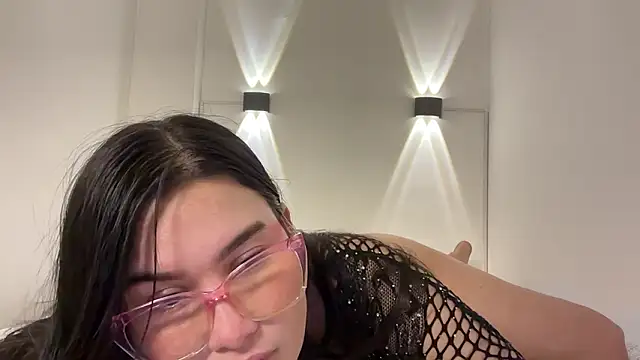 Snapshot of ImHannahWeaver chatting on 02-16-26, 04:58 ImHannahWeaver online show from 02-16-26, 04:58