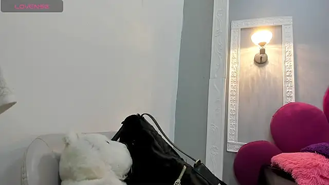 Snapshot of Raven_love chatting on 05-26-26, 07:54 Raven love online show from 05-26-26, 07:54
