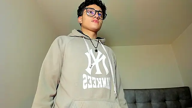 Adonibaskerville4 online show from 04-09-26, 01:49