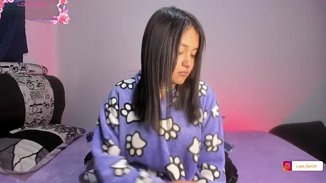 Snapshot of Sharlottee__ chatting on 02-21-26, 10:16 Sharlottee online show from 02-21-26, 10:16