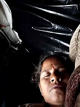 Snapshot of Hot_kiran4 chatting on 02-17-26, 09:32 Hot kiran4 online show from 02-17-26, 09:32