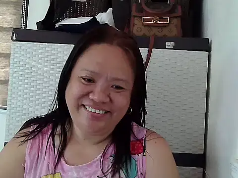 Snapshot of yummychubby29 chatting on 05-14-26, 03:13 yummychubby29 online show from 05-14-26, 03:13