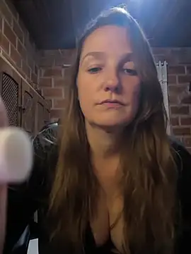 Snapshot of Loirinha_surf chatting on 02-12-26, 01:55 Loirinha surf online show from 02-12-26, 01:55