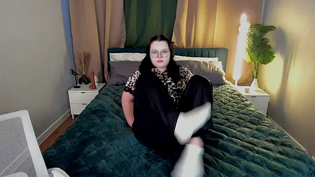 Snapshot of Kira_G0ld chatting on 02-25-26, 01:04 Kira G0ld online show from 02-25-26, 01:04