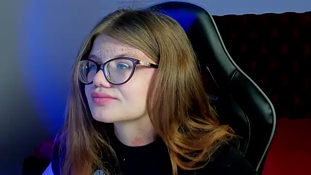 ChloeHalses online show from 03-29-26, 05:02