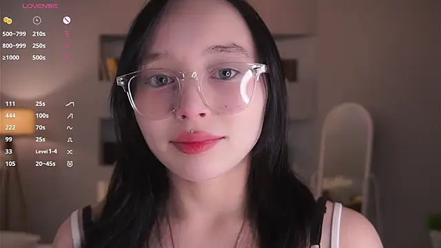 Snapshot of HannaHayles chatting on 02-10-26, 06:12 HannaHayles online show from 02-10-26, 06:12