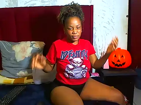 Snapshot of Lindabee34 chatting on 02-24-26, 07:34 Lindabee34 online show from 02-24-26, 07:34