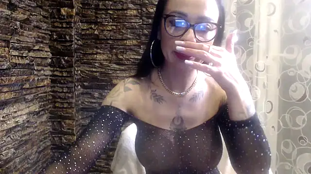 Snapshot of BrianaBloom chatting on 04-19-26, 06:10 BrianaBloom online show from 04-19-26, 06:10