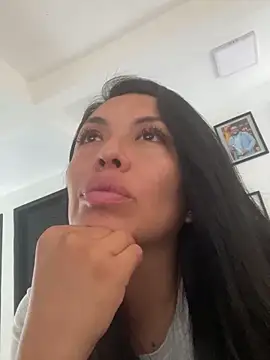 Emma Sanz   online show from 04-10-26, 04:01