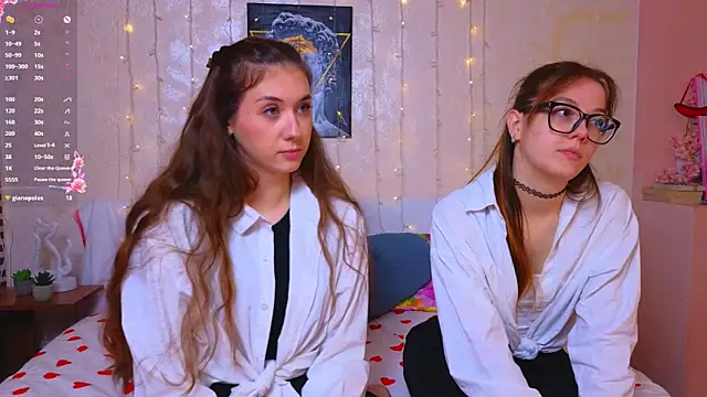 Snapshot of MelanieTwice chatting on 03-01-26, 11:45 MelanieTwice online show from 03-01-26, 11:45