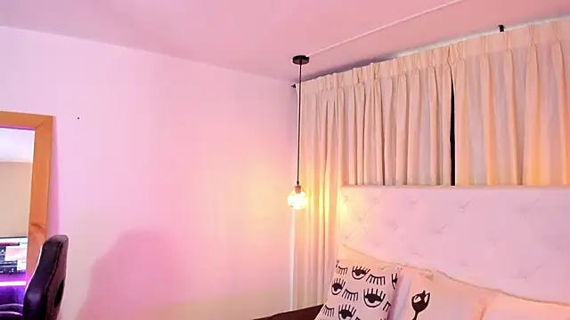 Snapshot of Demon_lala chatting on 02-10-26, 12:20 Demon lala online show from 02-10-26, 12:20